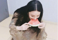 娱乐吃瓜女配图片,吃瓜群众的甜蜜复仇记